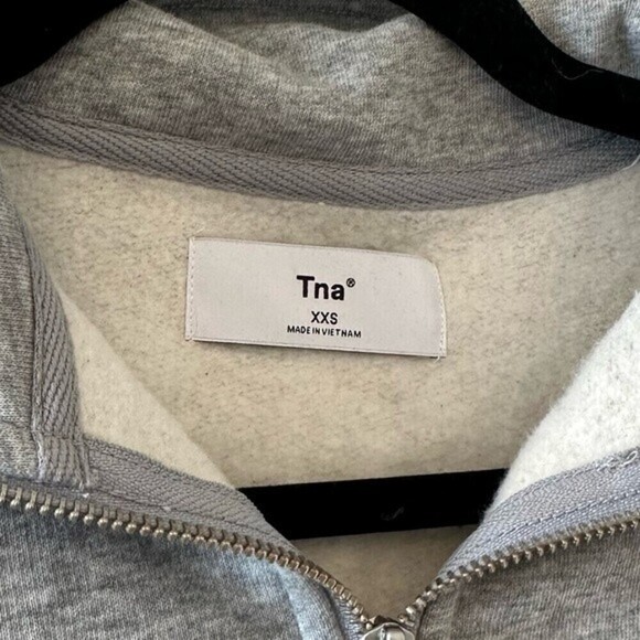 aritzia tna cozy fleece perfect 1/4 zip sweatshirt - Picture 6 of 8